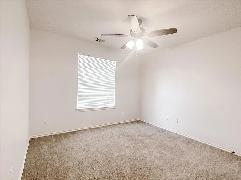 3426 Auburn Hollow Ln — Photo 23