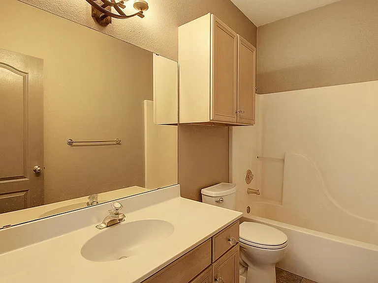 7642 Dallas St — Photo 36