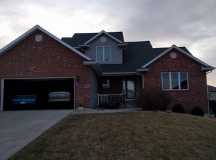 1220 Cadbury Rdg, Quincy, IL 62305