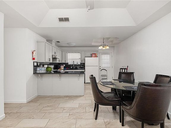 4th image of 1007 & 1009 Stonehaven Blvd