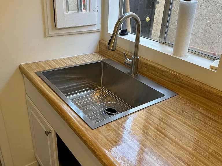 225 Termino Ave #225B — Photo 6