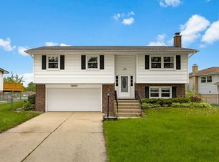 335 Gareth Ln, Schaumburg, IL 60193