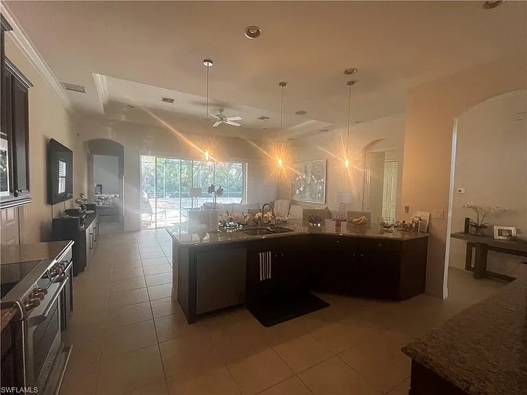 6853 Il Regalo Cir — Photo 7