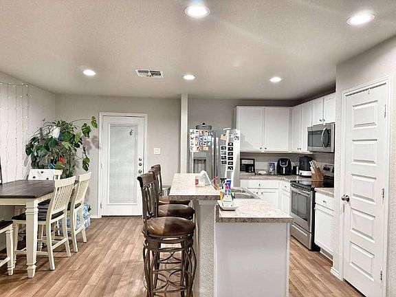 4th image of 1134 Gracie Way