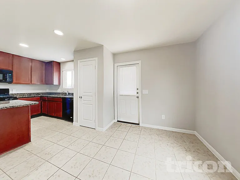 930 Salado Slough Ln — Photo 5
