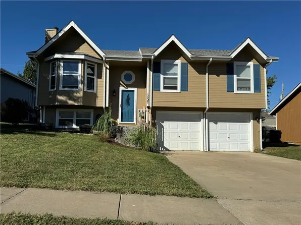 1727 SW Hidden Valley Dr, Topeka, KS 66615