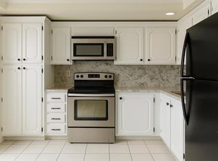 3590 Via Poinciana APT 510, Lake Worth, FL 33467