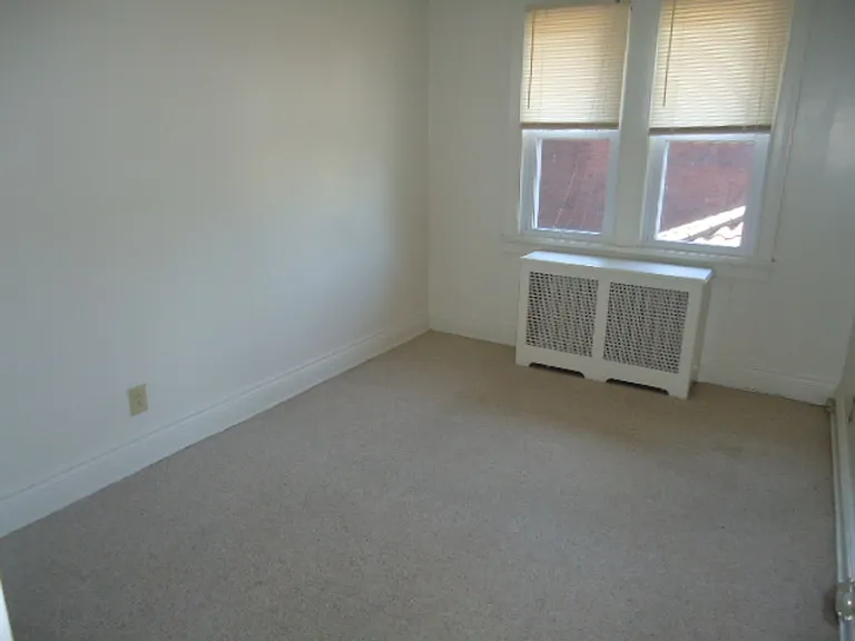 5600-5602 Beacon St #5604 — Photo 7