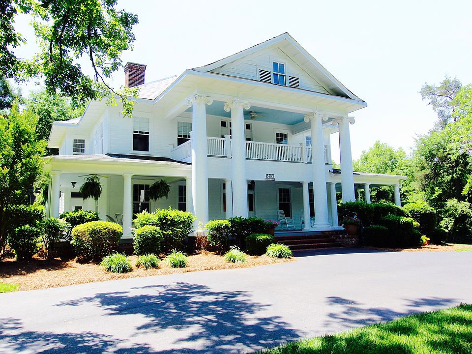 1st image of 618 Brookville Ave