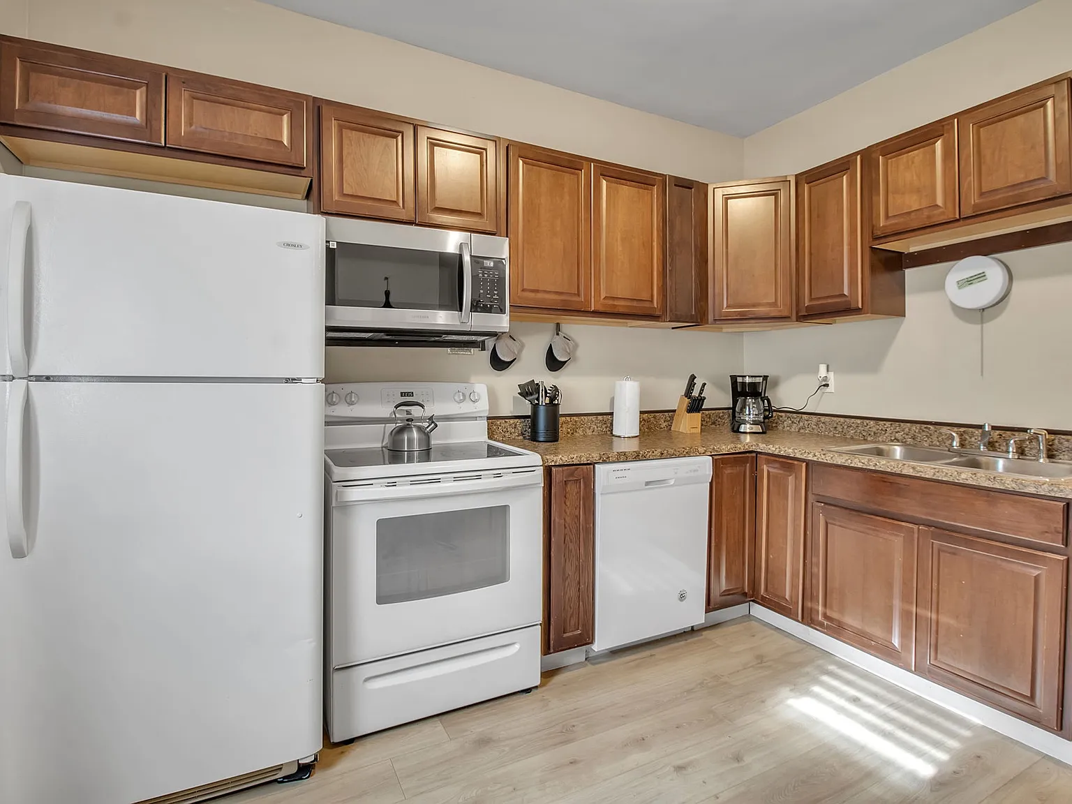 2 bed, 1250 sqft, $1,459 — Photo 4