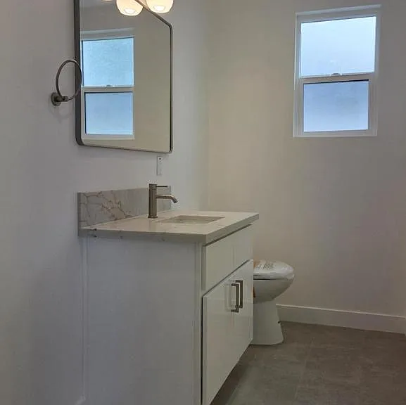 915 N Ridgewood Pl — Photo 5