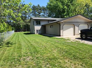 522 Calhoun Pl NE, Cambridge, MN 55008