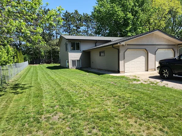 522 Calhoun Pl NE, Cambridge, MN 55008
