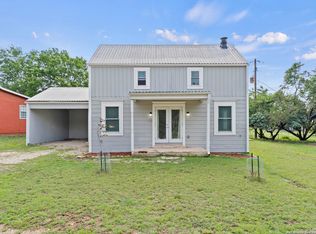 127 Eickenroht Rd, Ingram, TX 78025
