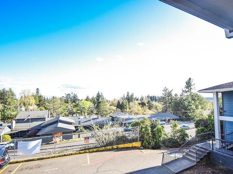 Vista Hills Apartments — Photo 40