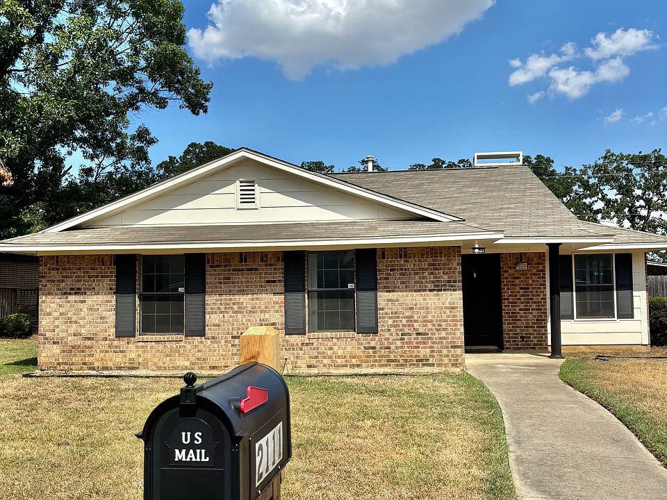 1st image of 2111 Wisteria St