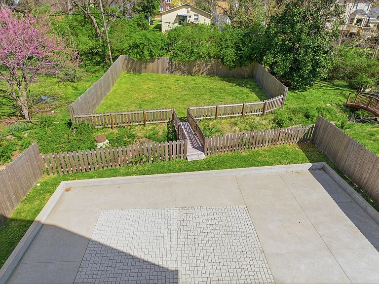 2704 Westwood Ave — Photo 32