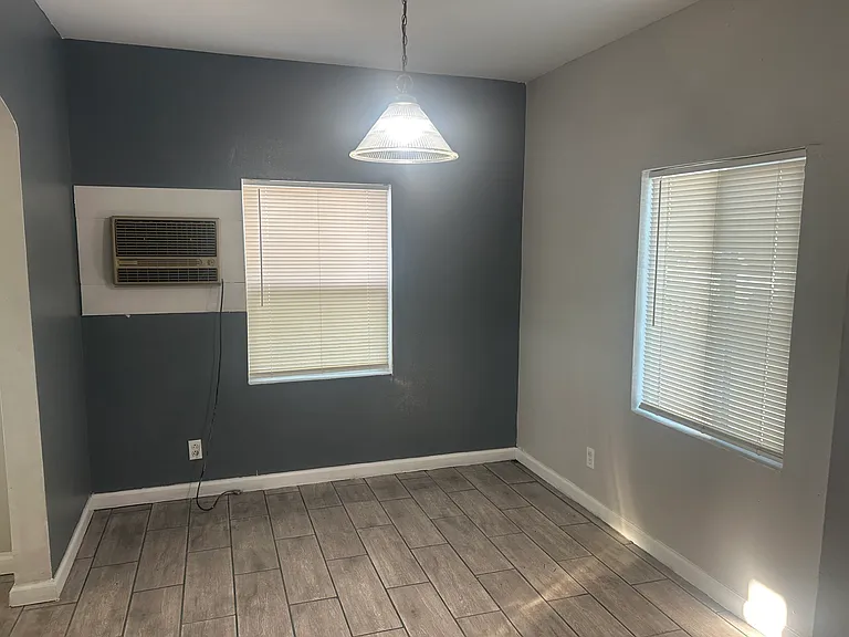 449 N Thompson St — Photo 11