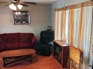 8000 Chastain Ave, Reseda, CA 91335