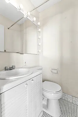 Bathroom, photo 2