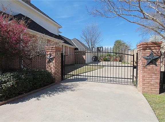 3rd image of 5102 Deerwood Park Dr