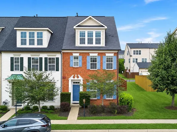 9320 Alvyn Lake Cir, Bristow, VA 20136
