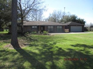 420 County Road 243, Angleton, TX 77515