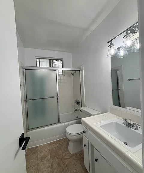 2656 S Barrington Ave #2 — Photo 7
