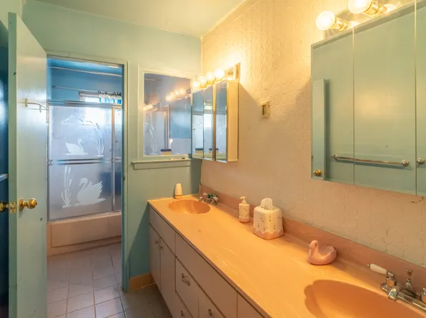 565 East 81st Street image 8 of 22