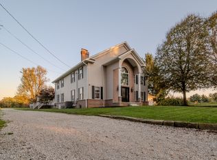 2286 Hartville Rd, Mogadore, OH 44260