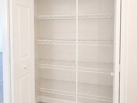 3rd image of 517 NE 24th Pl