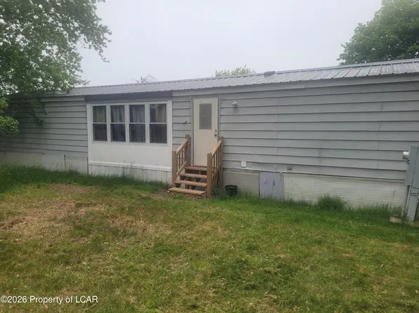 266 Silver Maple Ln, Freeland, PA 18224