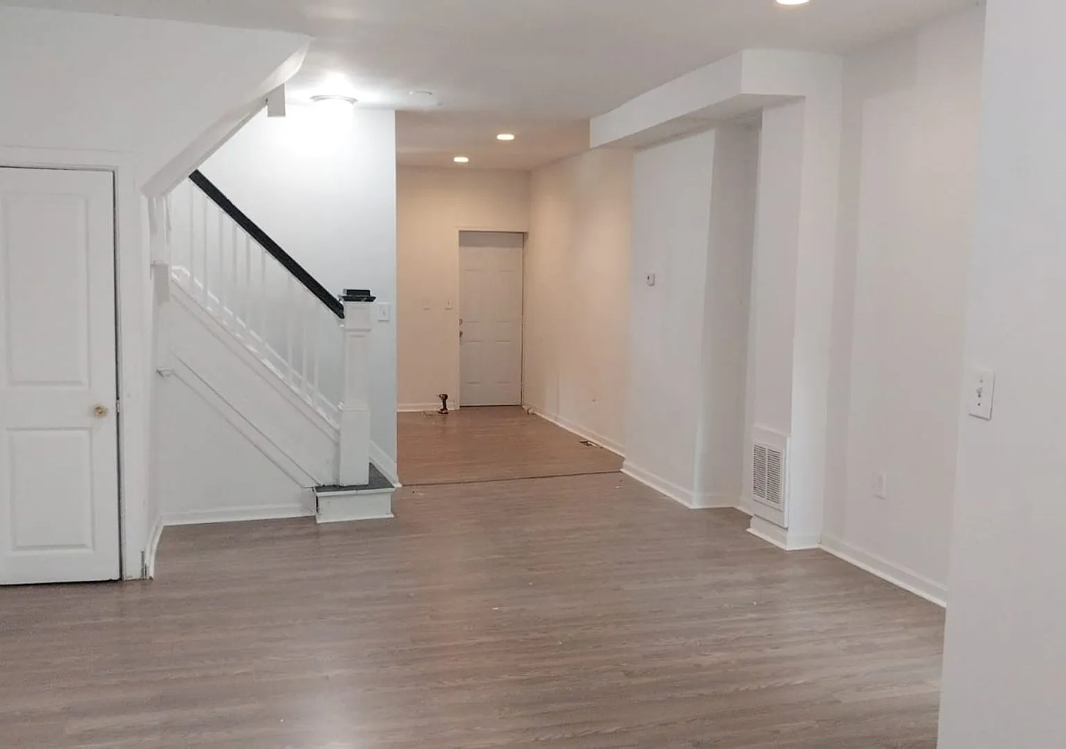 3015 Rayner Ave — Photo 2