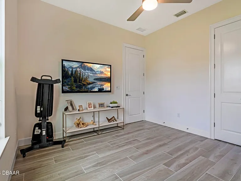 2426 Hyatt Creek Ln — Photo 30