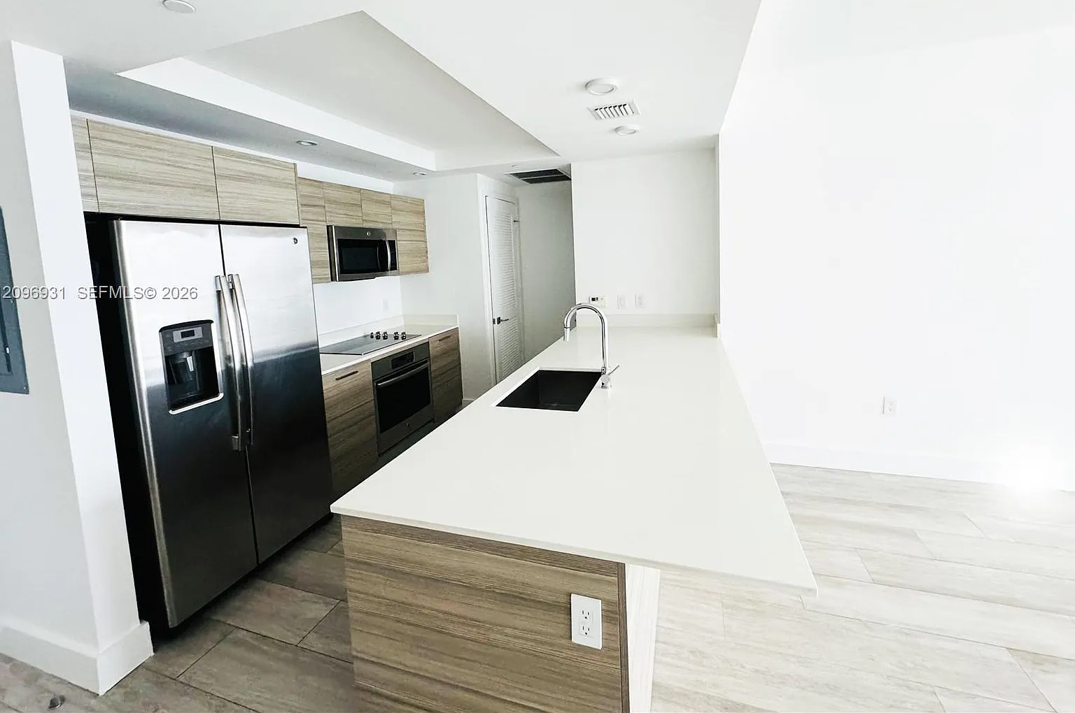 3401 Midtown Condo — Photo 3