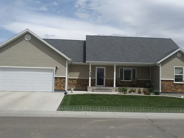 1508 E Forest Dr, Riverton, WY 82501