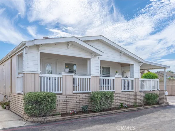 102 Pigeon Ln, Fountain Valley, CA 92708