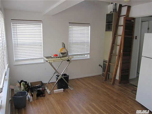 5th image of 5 Greenwich Ave APT C
