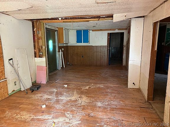 3rd image of 1309 S Oak Ave