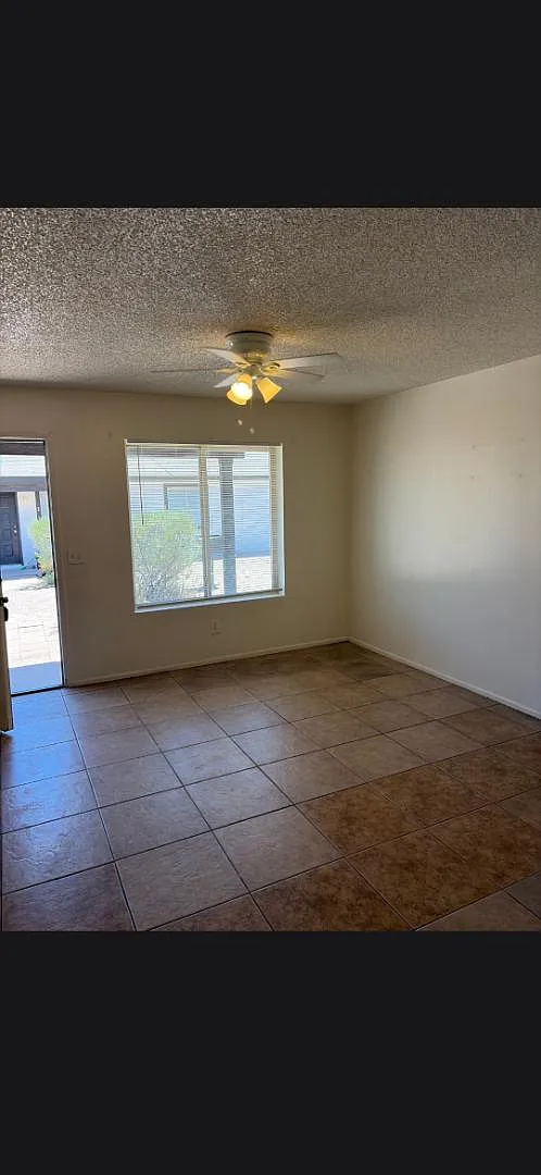 576 N San Marcos Dr - 4 — Photo 2