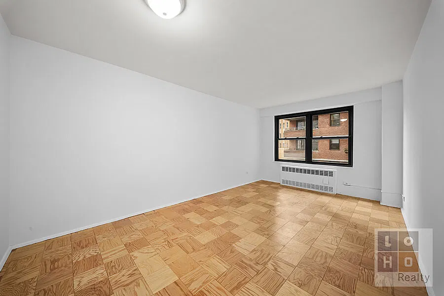 415 Grand St — Photo 2