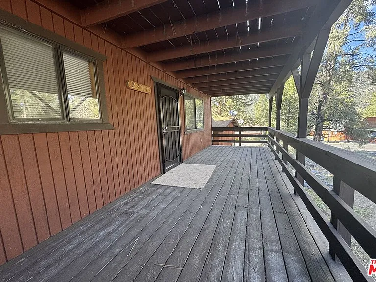 2317 Maplewood Way — Photo 3