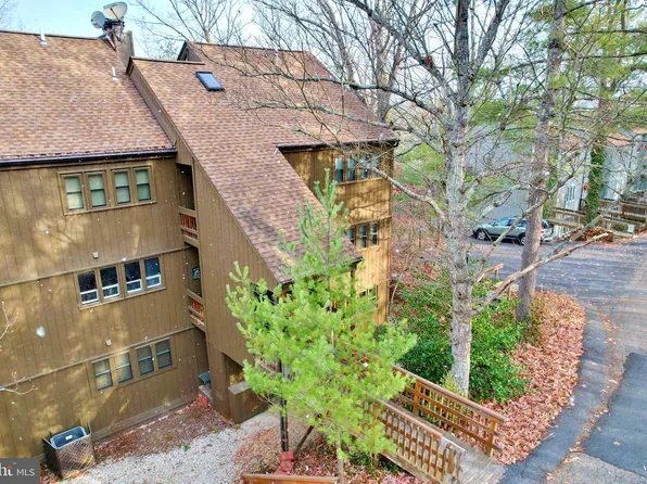 5 The Hill Rd Unit B, Basye, VA 22810