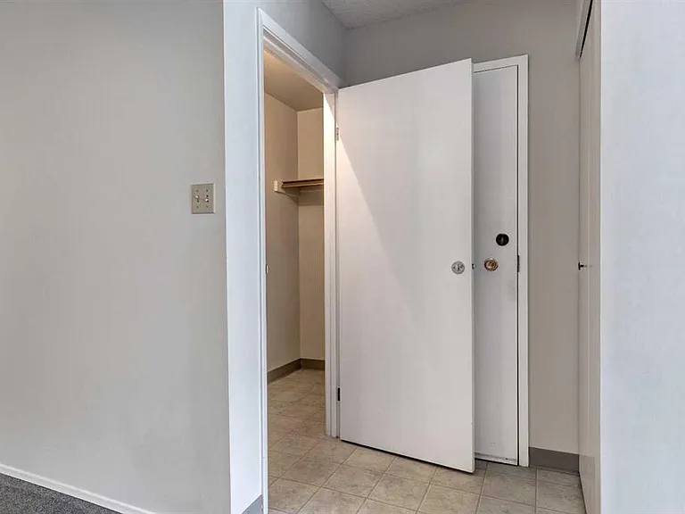 315 Southampton Dr SW #4201 — Photo 13