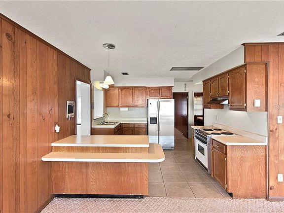 4th image of 12229 Helena Ct
