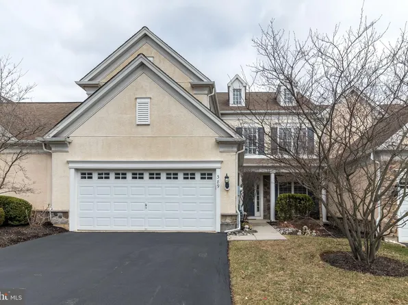 389 Primrose Dr, Upper Gwynedd, PA 19446