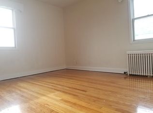 28 Poplar St, Fords, NJ 08863