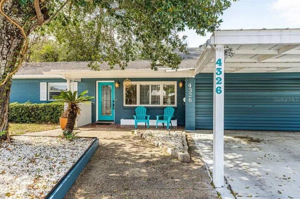 3 bed, 2.0 bath, 217 sqft, $3,450 — Photo 1