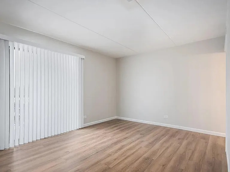 6040 Lake Bluff Dr #402 — Photo 10