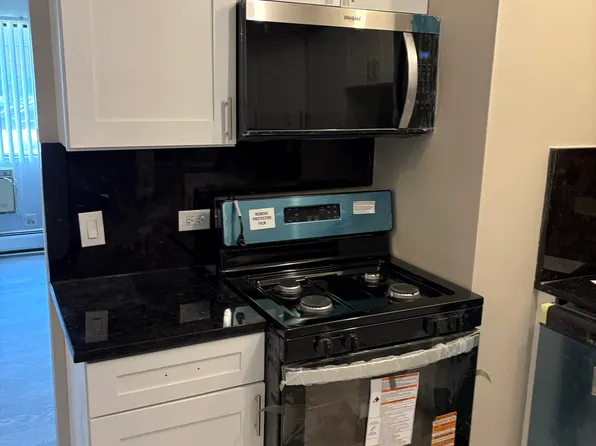 1370 E Washington St Unit 1SE, Des Plaines, IL 60016